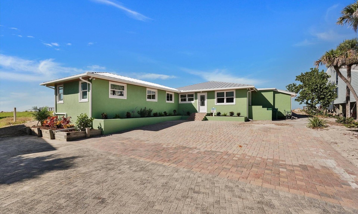 Englewood House | Beach Amore | Ocean front | Pool | 365 Sunsets a Year