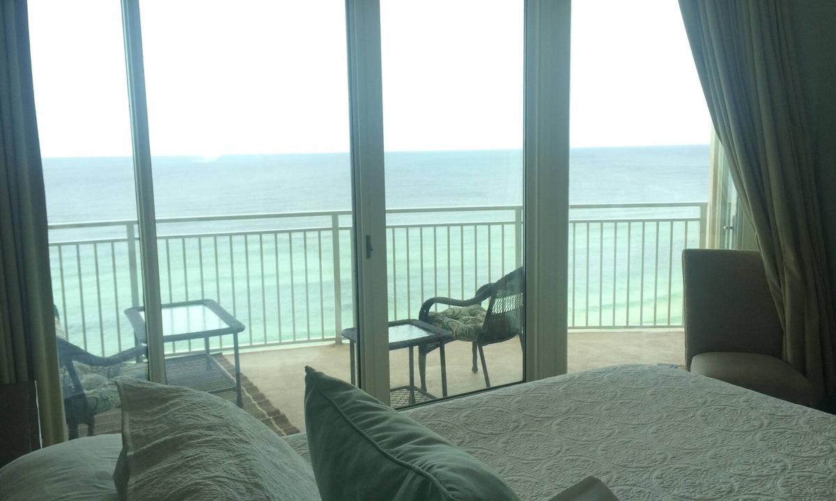 Panama City Beach Condo | Beach chairs included! Summer dates available !