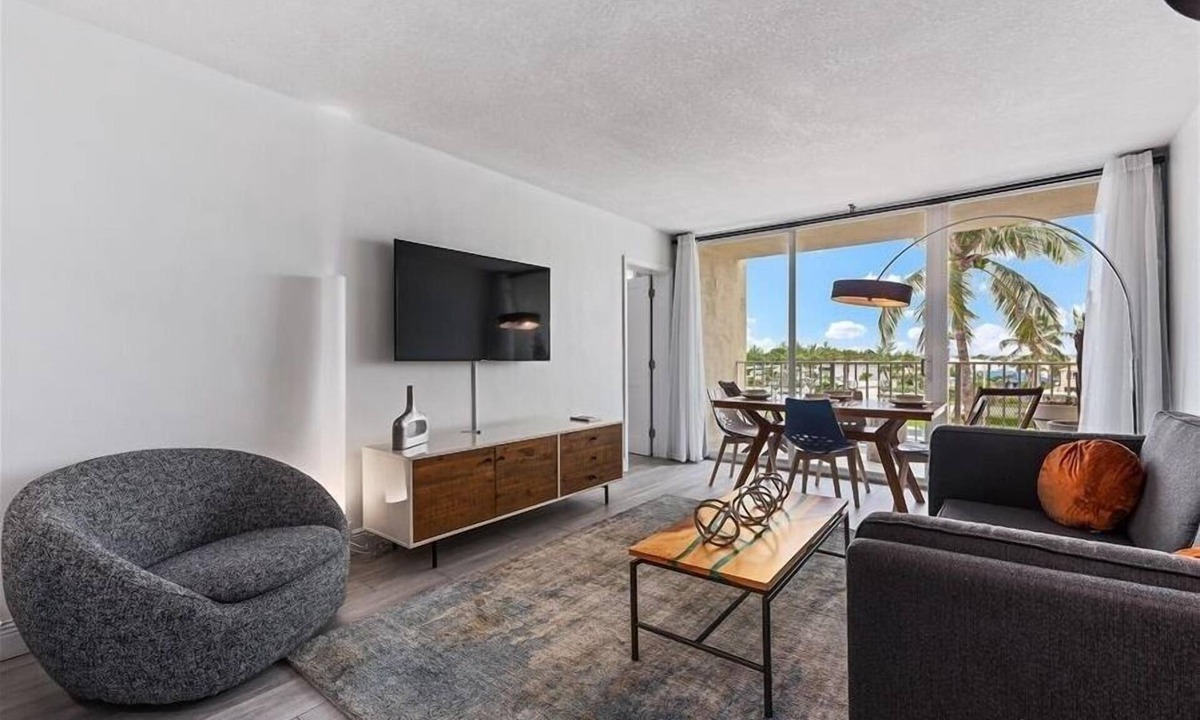 Hutchinson Island South Apartment | Beach Condo/High-End Finishes/Island Beach Resort/No Cleaning Fee/Condo 316