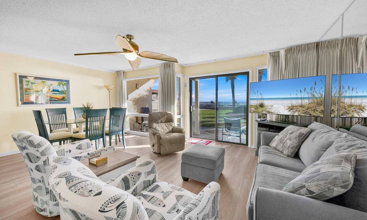 Fort Bay Condo | ☀️Beach Front-Pool + HotTub-Latitude 29 #2☀️