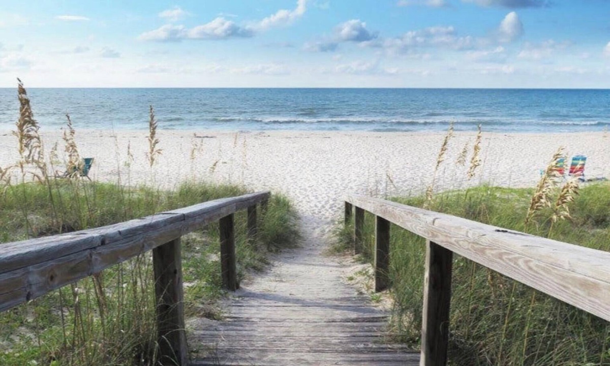 St. George Island Villa | Beach Front sleeps 6 SPRING SUMMER WEEKLY ONLY!SATURDAY to SATURDAY ONLY PLEASE