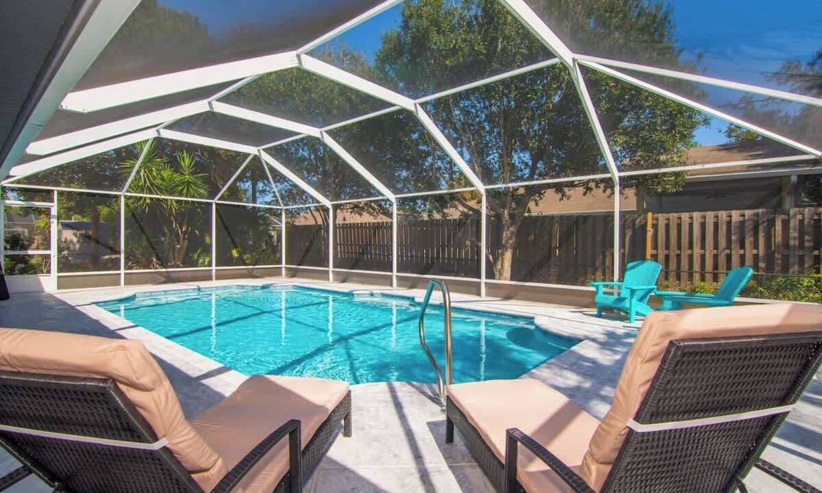 Sebastian Highlands House | Beach Getaway - Private Heated Pool & 2 King Beds