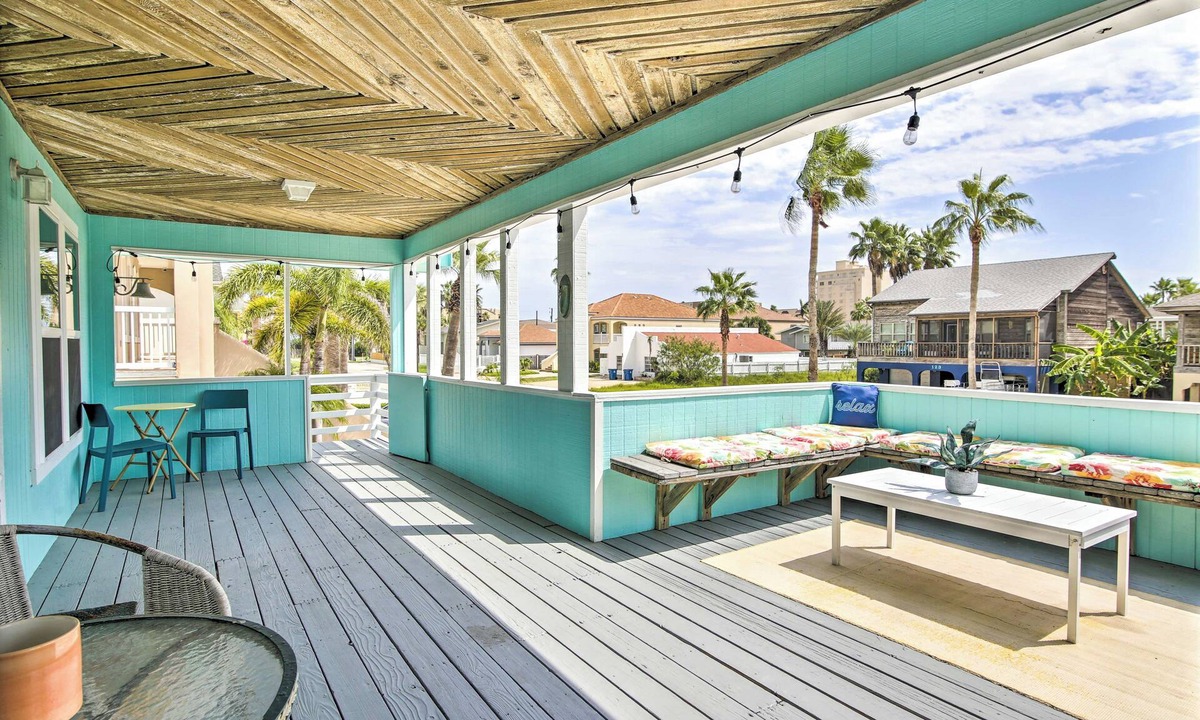 South Padre Island Cottage | Beach Home w/Pool & Hot Tub < 1 Block to Beach!