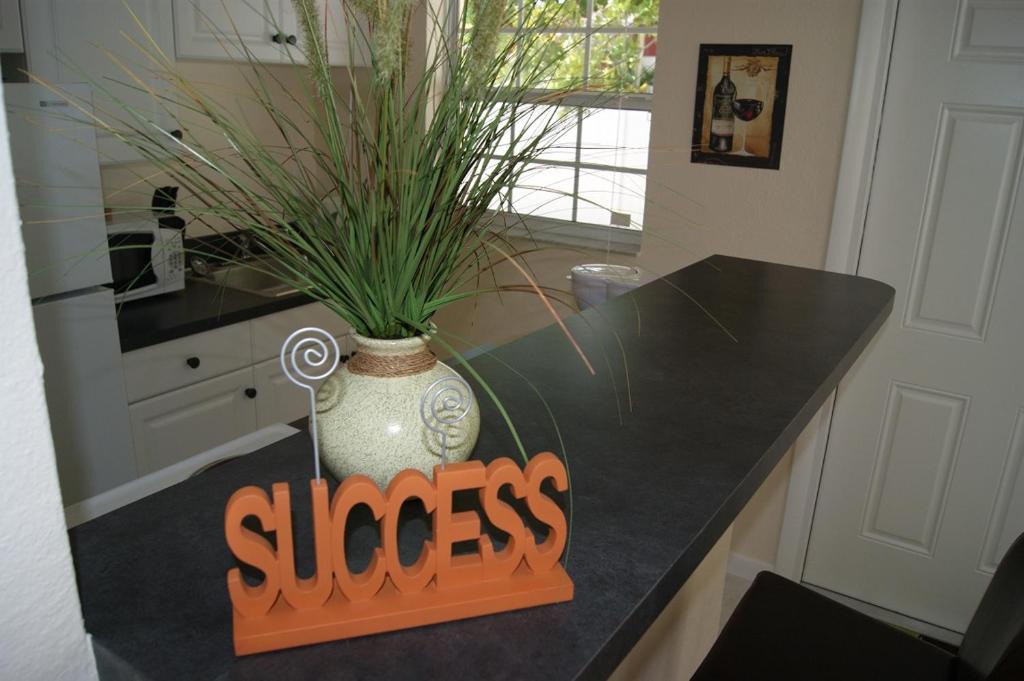 Caloosahatchee Apartment | Beach Resort in Cape Coral