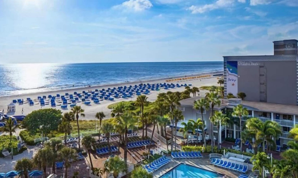 St. Pete Beach Resort | Beach Vacay Right Now! 4 Relaxing Units with Resort Views! Pool & Free Parking!