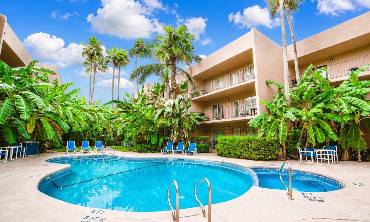 South Padre Island House | Beach View Condo 106 By The Beach Heated Pool Hot tub
