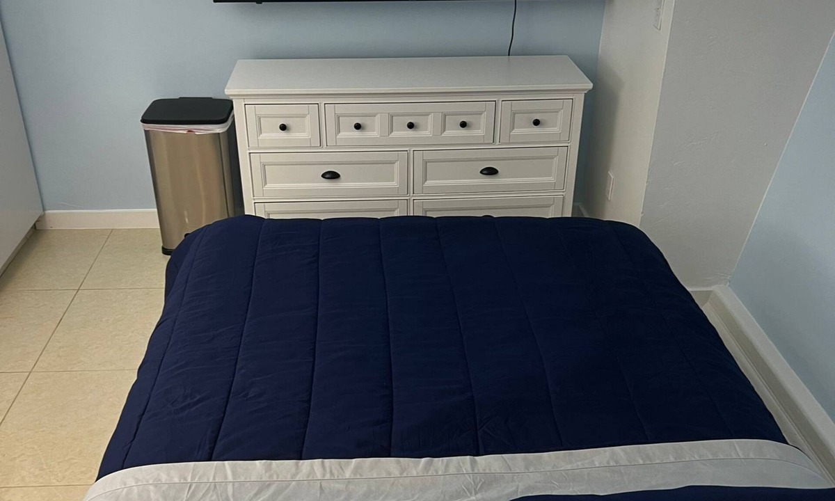 Lake Ridge Apartment | Beach Waves Studio 5 min to beach