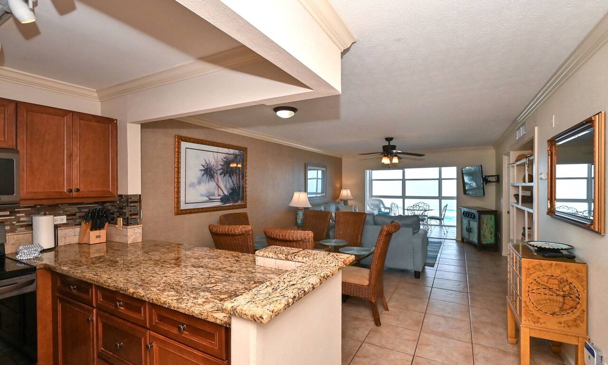 Siesta Key Condo | BEACHFRONT CONDO - THREE BEDROOM - HEATED POOL - FREE BOAT DOCKS - RENOVATED