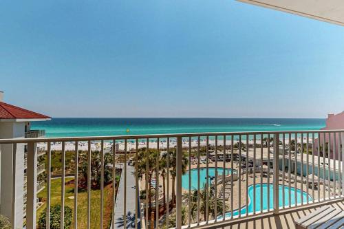 Sandestin House | Beachfront Views with Pools Fitness and Tennis