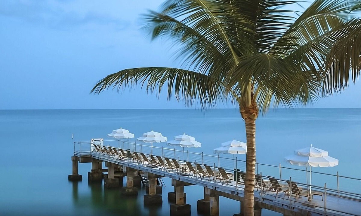 Uptown - Upper Duval House | Beachside Dream! 3 Stylish Units, Near Key West Butterfly & Nature Conservatory