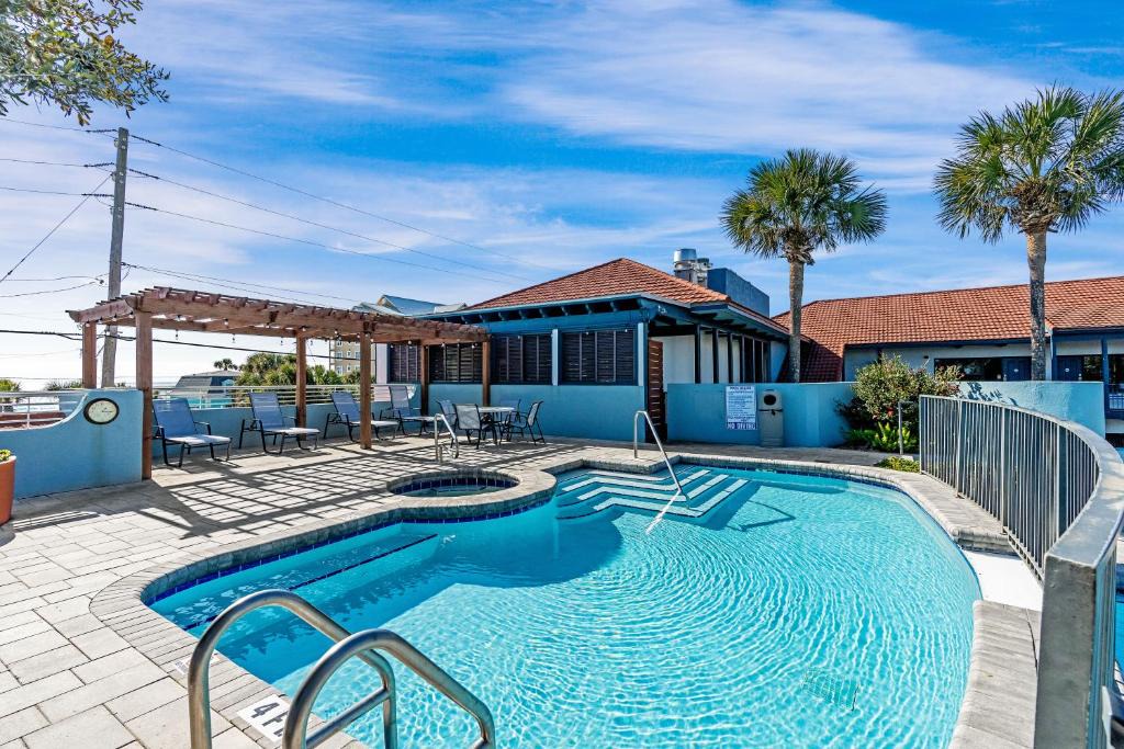 Crystal Beach Hotel | Beachside Inn