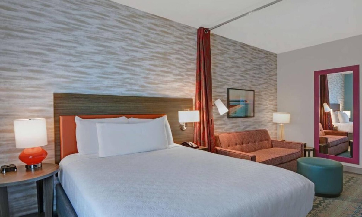 Upper Grand Lagoon Hotel | Beachside Suite | Gym & Pool Access | Free Breakfast Included