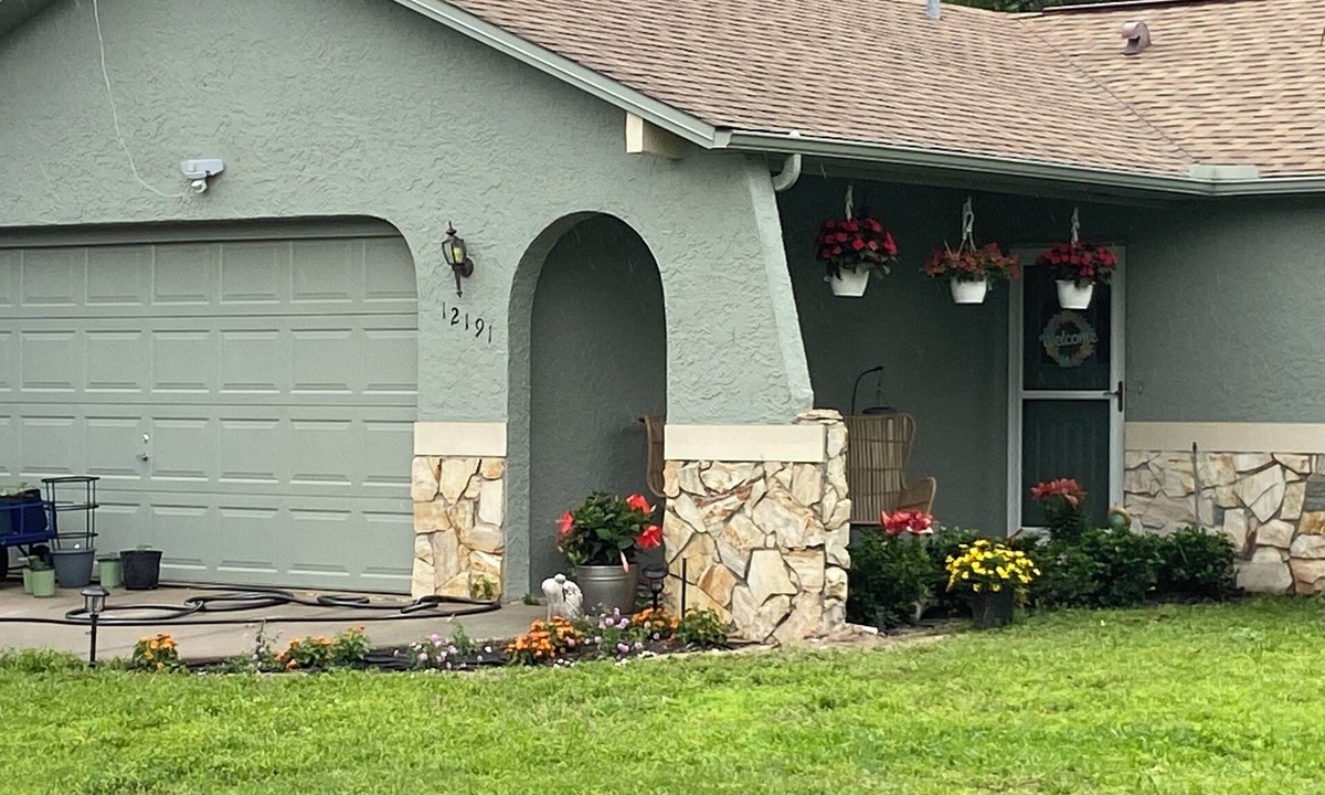 Spring Hill House | Beautiful 2-bedroom house with in convenient Spring Hill