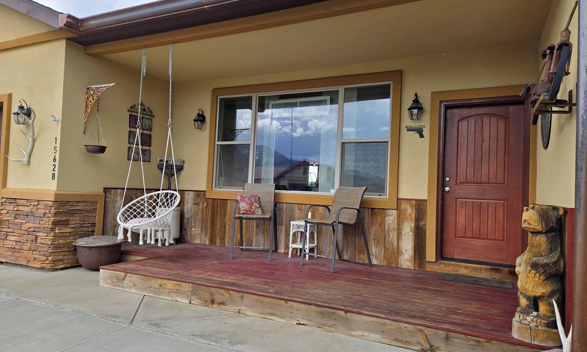 Buena Vista House | Beautiful 4-bedroom house with fitness room in Buena Vista on 1/2 ACRE