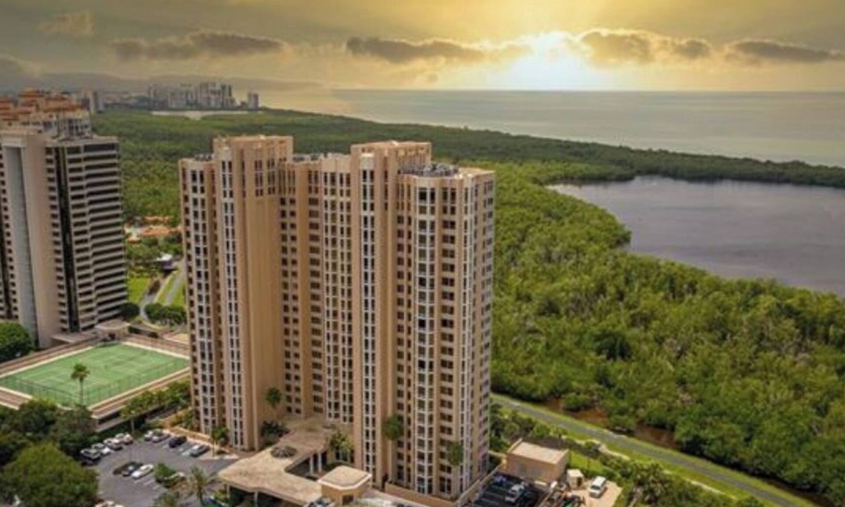 Calais House | Beautiful Condo in Luxury Gated Complex In Pelican Bay
