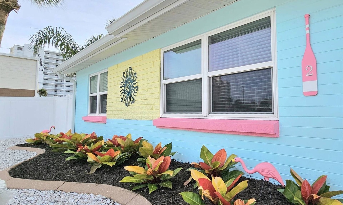 Sunny Shores House | Beautiful, Cozy, Beach Bungalow Steps from the Ocean!
