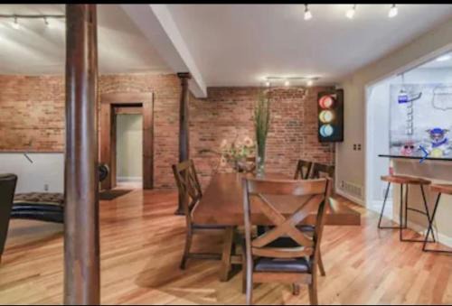 River Market Apartment | Beautiful Downtown Loft