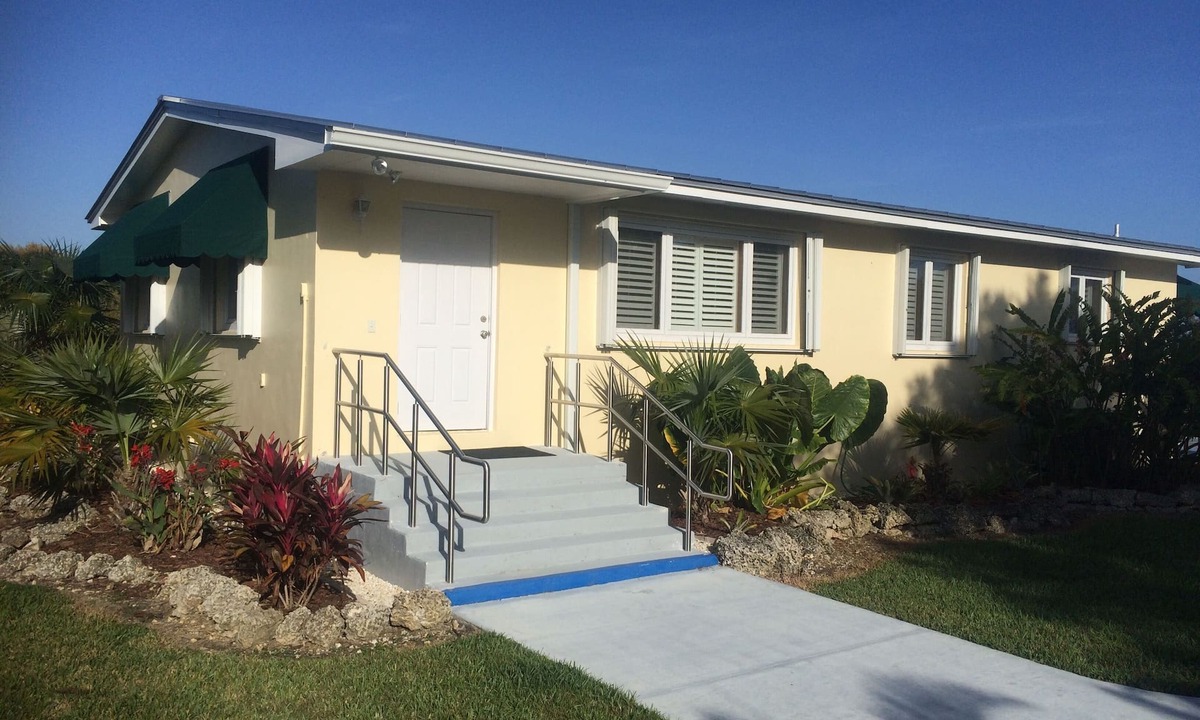 Homestead House | Beautiful Guest Home On 5 Acres. Close to Everglades, Biscayne Bay, Fl Keys