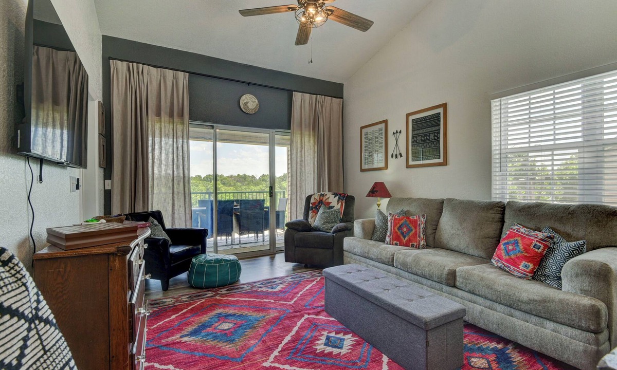 Branson Condo | Beautiful & Peaceful updated condo-Holiday Hills Resort Branson-family amenities