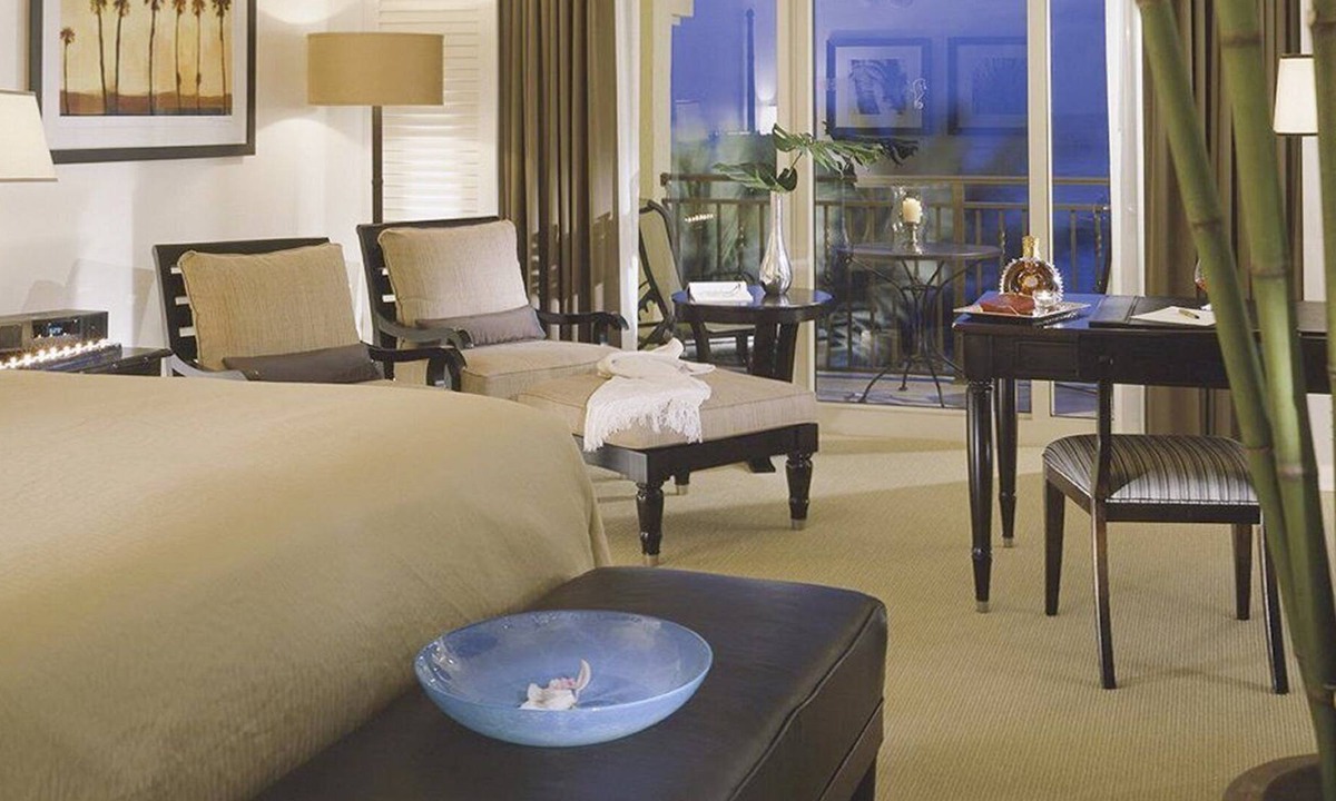 Central Beach Apartment | Beautiful studio unit at resort, sleeps 2