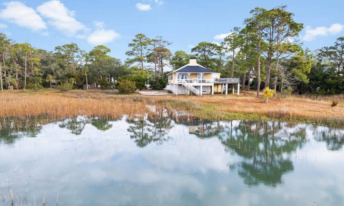 Tybee Island House | Beautiful Views, Private Location, Short Walk to the Beach, Bird Watching