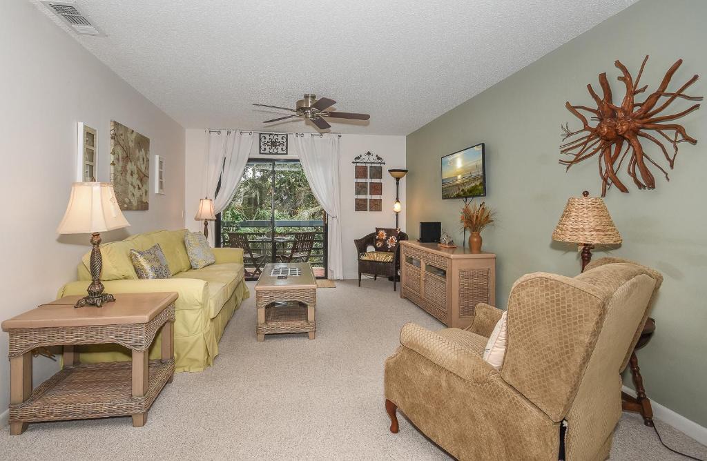 New Smyrna Beach Apartment | Beautifully updated bright and cheery 2nd story condo near pool beach access- SC261