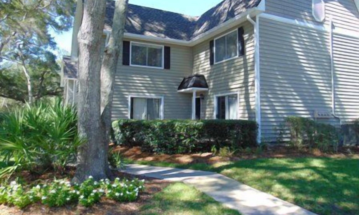Demere Park House | Beautifully decorated, immaculate townhome. Create best vacation! Oceanwalk O8