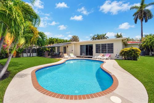 South Lake House | Best Area Spacious 4BR Heated Pool Mins To Beach