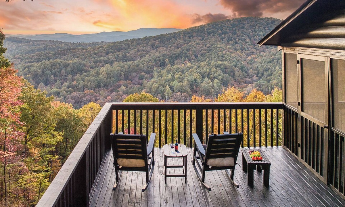 Cherry Log Cabin | Best Sunset Views in Blue Ridge w/Paved Roads and Outdoor Deck Addition