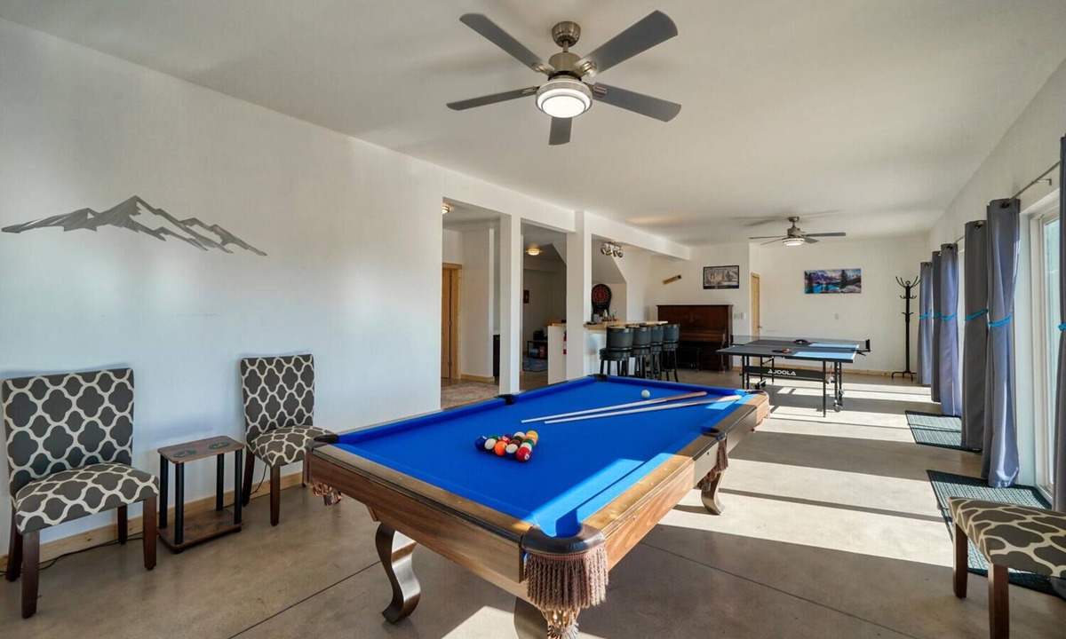 Salida House | Big Sky Spacious Mountain Retreat Near Salida - Fire Pit, Sleeps 10