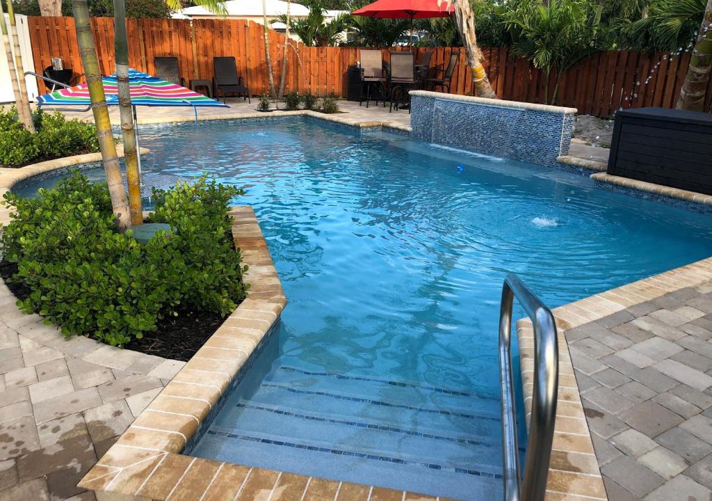 Wilton Manors House | Billy's Resort- Men Only - Solo Hombres