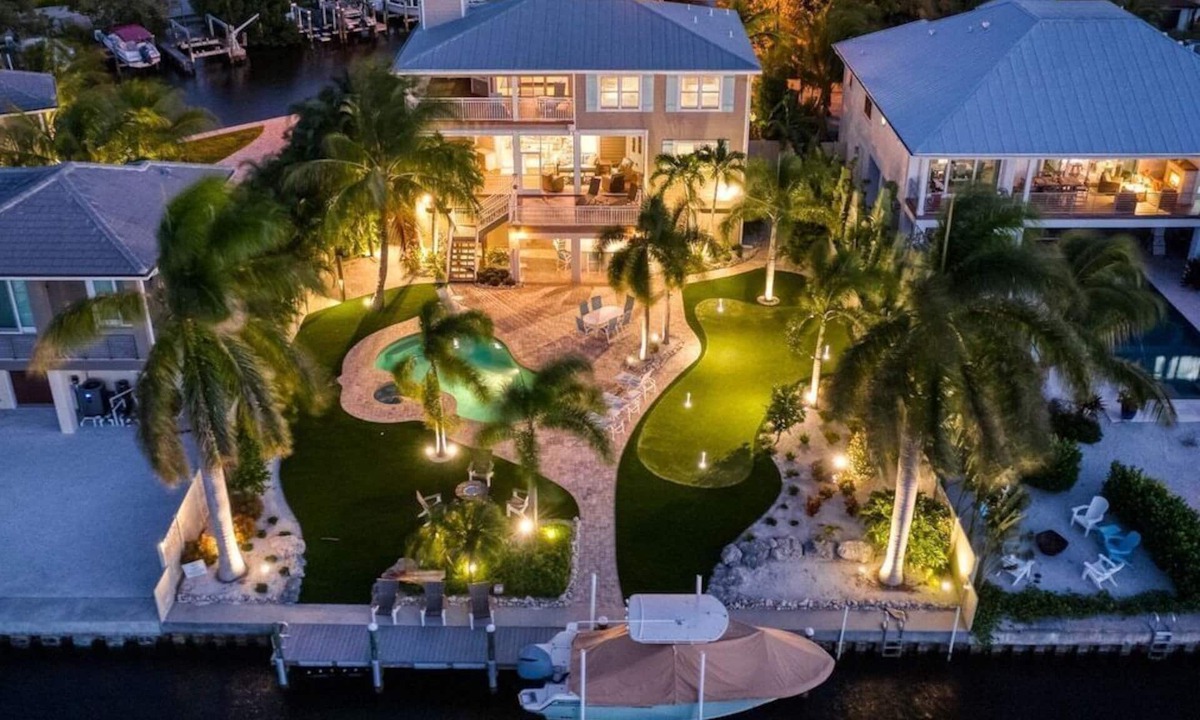 Anna Maria House | Bimini Bay Breeze: Canal Front | Close to Beach and Pine St. | Pool/Spa |