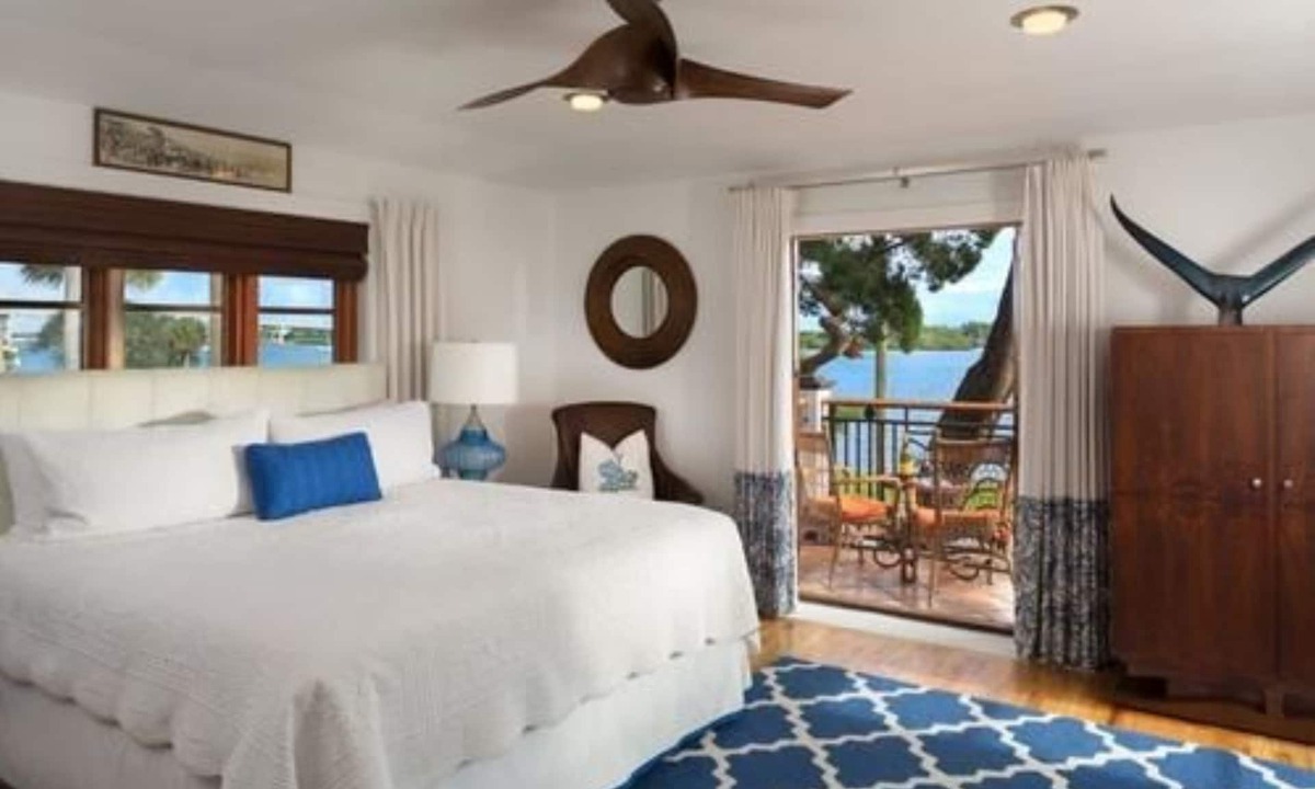 New Smyrna Beach Bed & Breakfast | Black Dolphin Inn