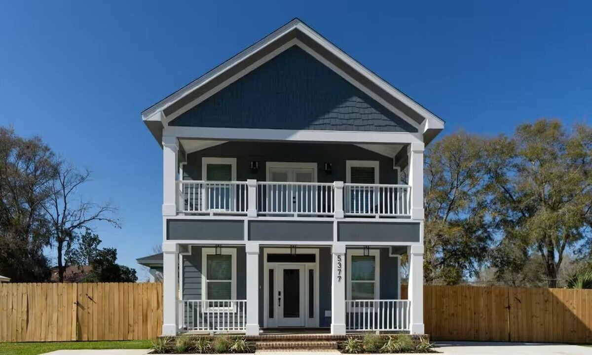 Milton House | Black-Water River Retreat! to this Luxurious 3-bedroom 3.5 bath house