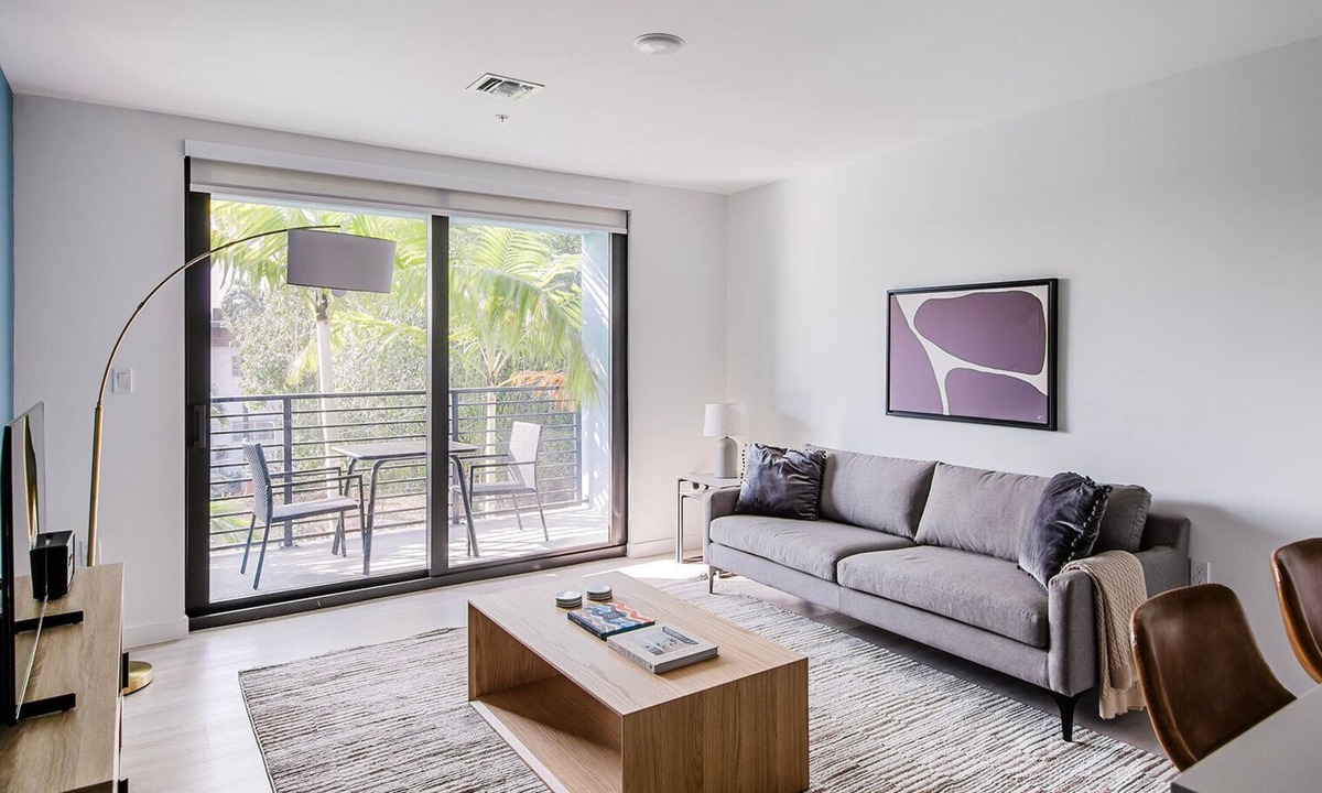 Little Ranches Apartment | Blueground | Hollywood, pool & w/d, nr beach
