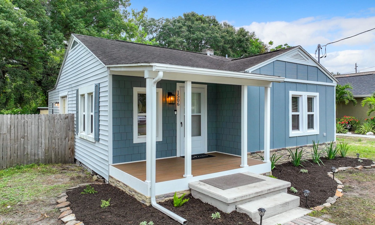 Lake Como House | Bluestone Bungalow 30+day stay, walk to amenities, pet friendly, 300Mbps wifi!
