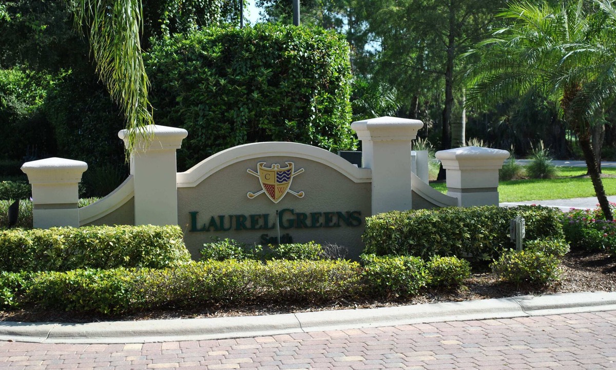 Naples Condo | Book 3 or 4 months in 2027 Bonus to You - 2 Bed/2Bath with Den