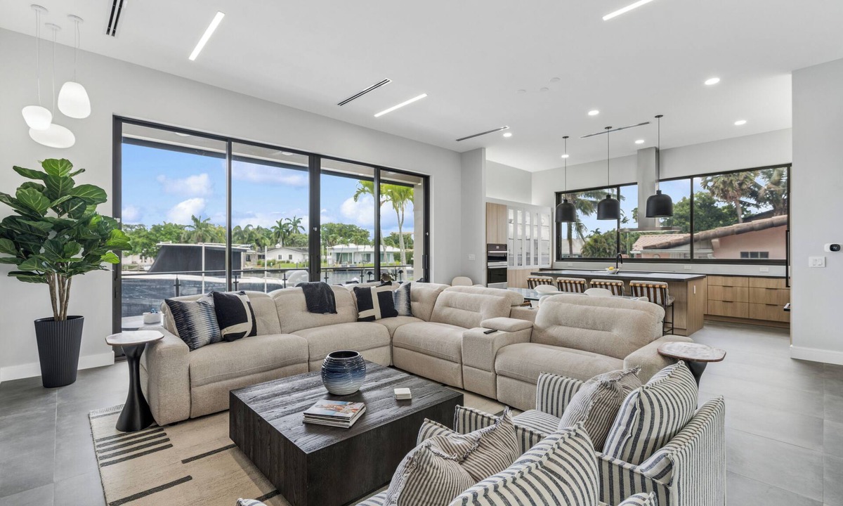 Bal Harbour House | Brand new 4-bedroom/5 bathroom house on Middle River. Pool and putting green