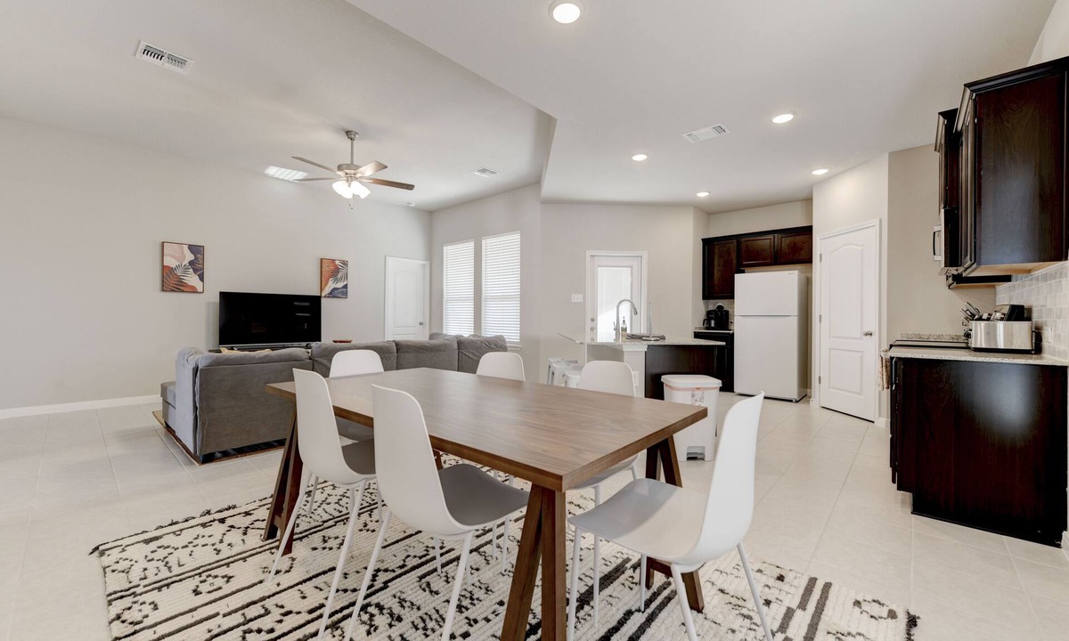 Temple House | Brand New 4 Bedroom House Perfect for Travel Nurse