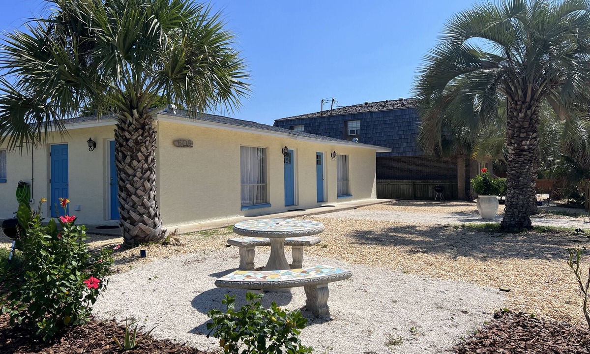 El Centro Beach Condo | Brand New & Less than 400 ft from Beach. Pet Friendly!