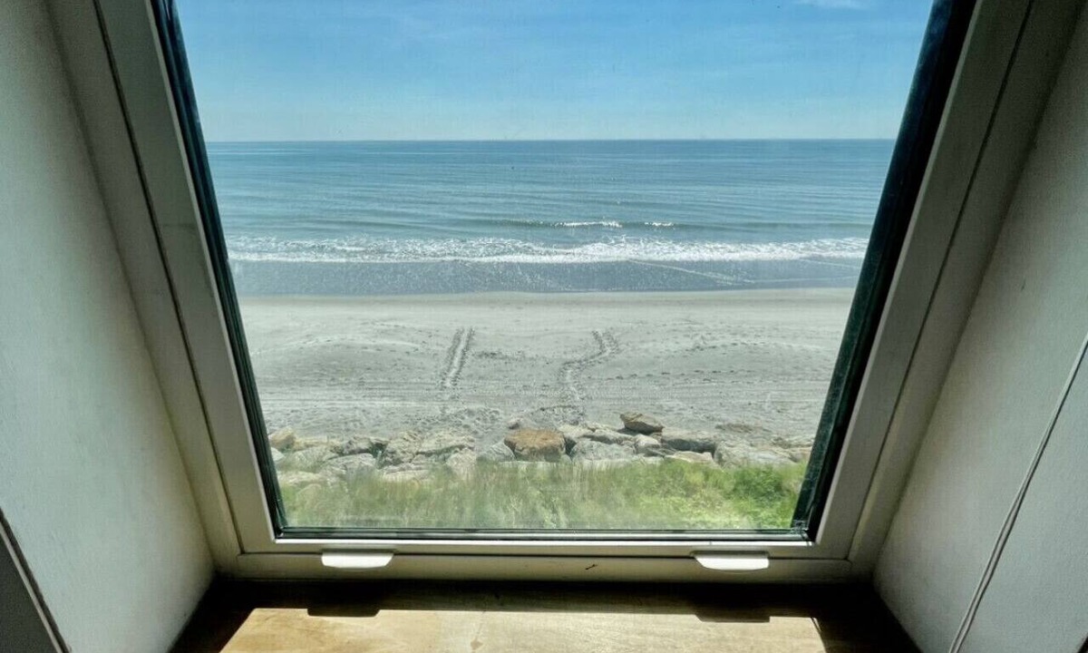 South Patrick Shores Condo | Breezy Beach - Right on the Ocean