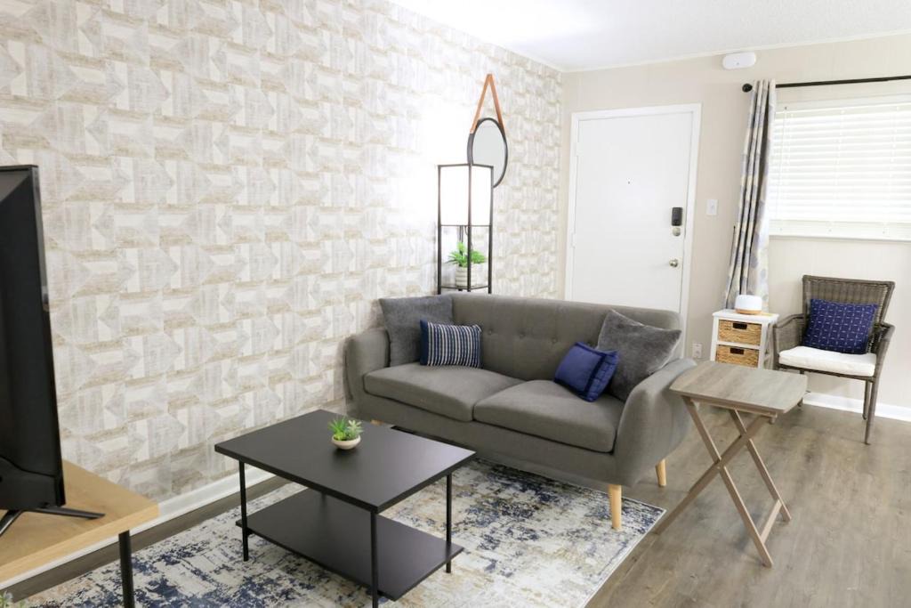 North University Apartment | Bright 1BR Near UT 10 Min Downtown