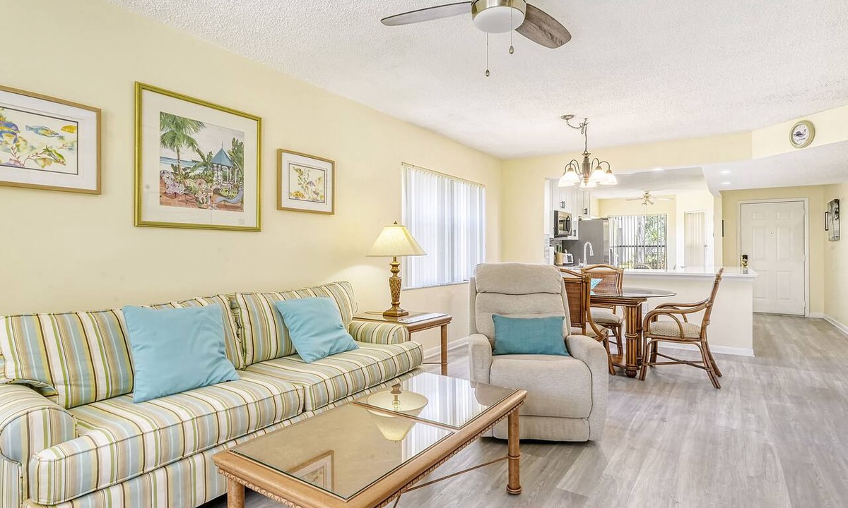 Trailer Estates Condo | BRIGHT, BEAUTIFULLY UPGRADED FIRST FLOOR END-UNIT AT SHOREWALK