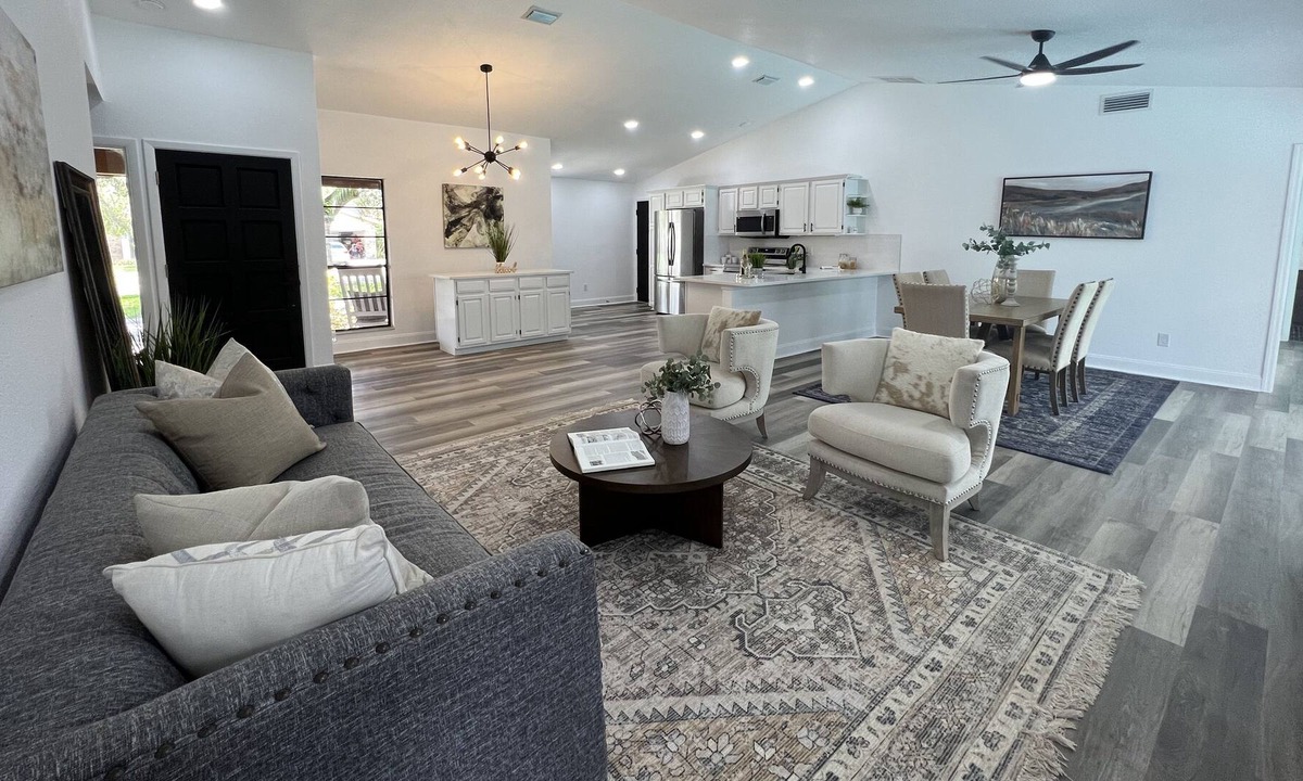 Carrollwood House | Bright cheerful newly renovated home with pool!