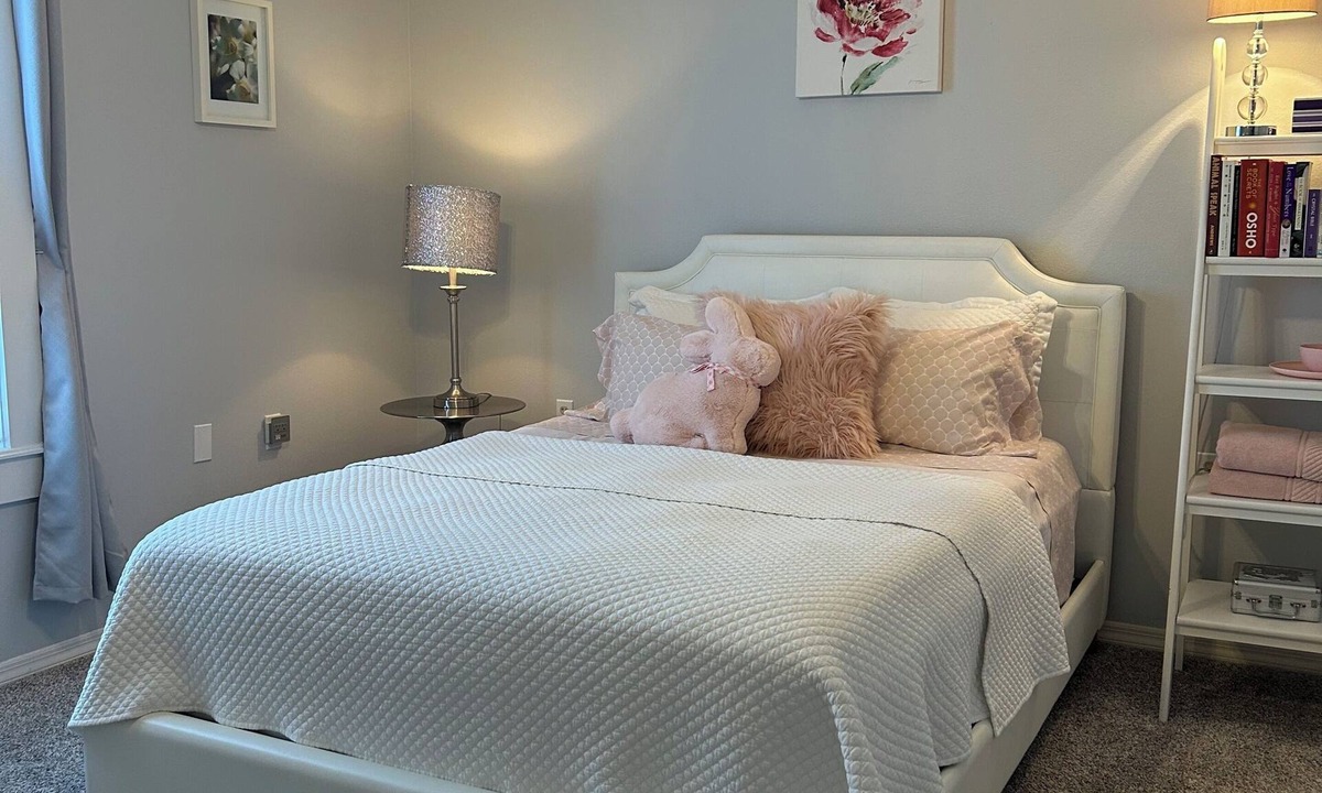 Palmetto Bed & Breakfast | BrownBunnyB&B — Immaculate Private Room in Picturesque Palmetto, FL Fast WiFi
