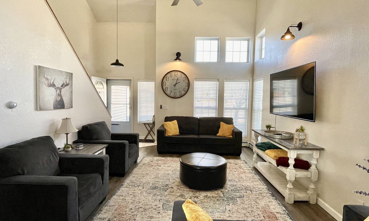 Buena Vista House | Buena Vista Home Base—Easy access to downtown, trails, river and 14ers : STR-240