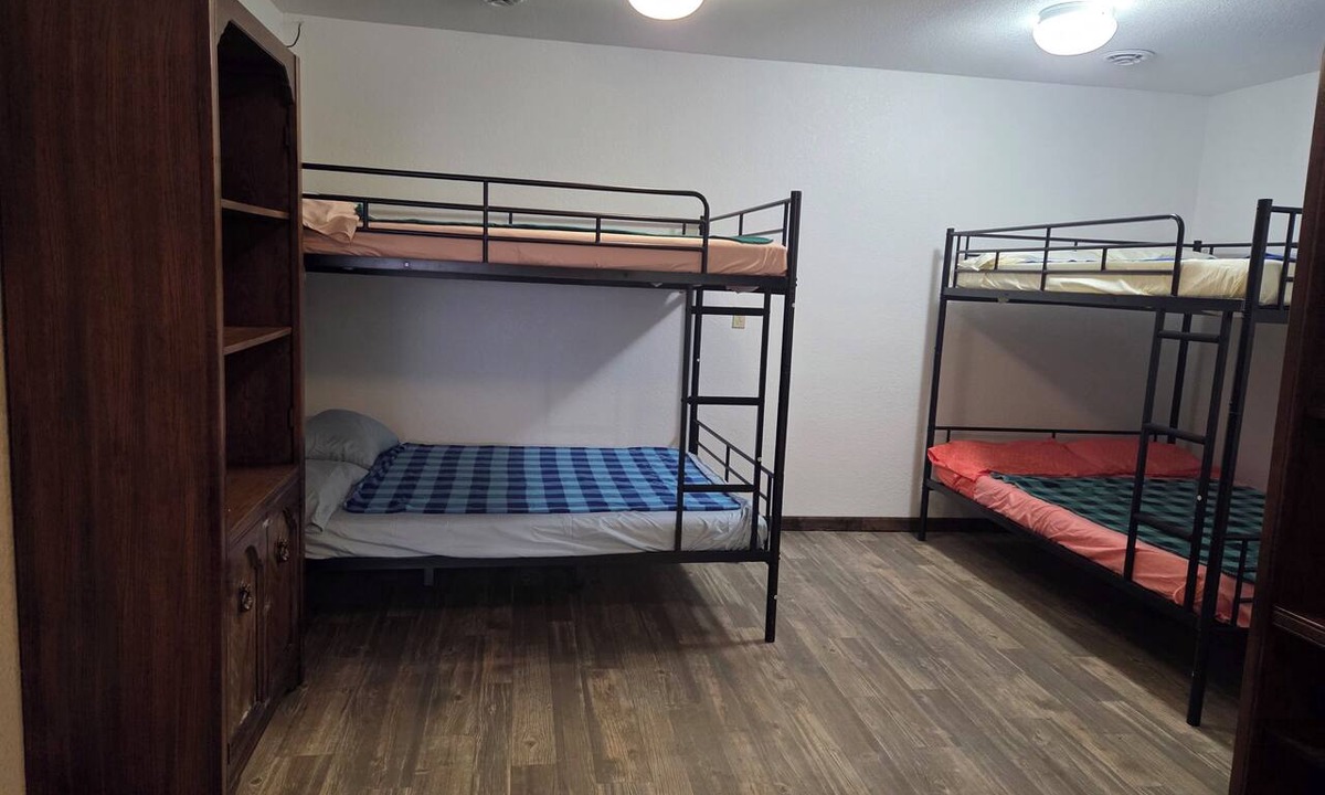 Stover Apartment | BUNKHOUSE IN THE HOGHOUSE