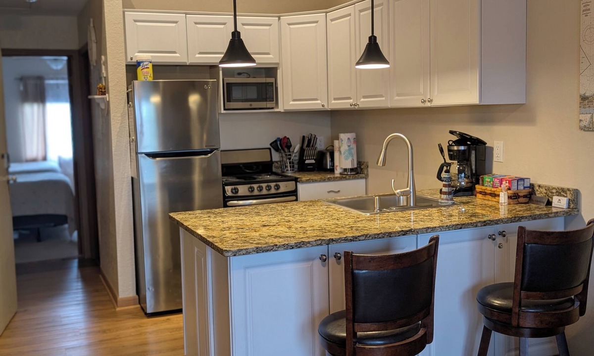 Oak Harbor Condo | C&D REST-A-WHILE Book 2 Nights 3rd Is Free 9-1-26 to 9-27-26 Stays Only