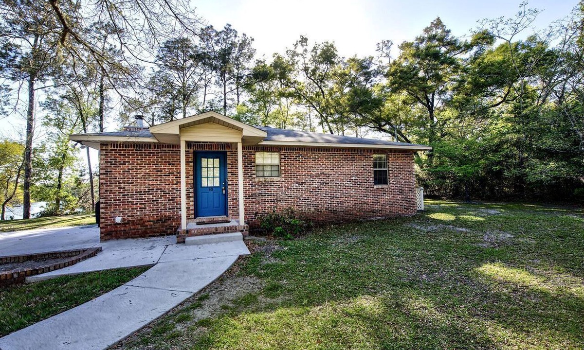 Sopchoppy Cabin | Cabin Getaway: Pet-Friendly Oasis on the Ochlockonee River Bend, Ideal for Fishing and Swimming