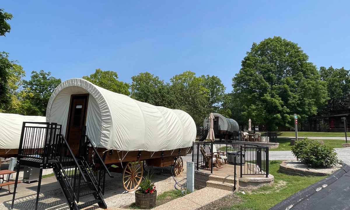 Branson Cottage | California Trail Wagon includes 1 king bed, bathroom w/shower, heat & a/c, smart tv, wi-fi, microwa